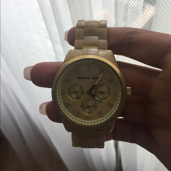 Michael Kors tortoise watch - Picture 2 of 4